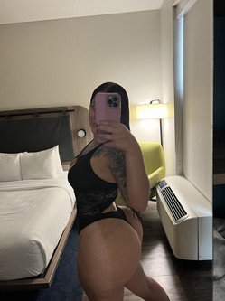 Sono proprio cosi come mi vedi in foto ! 🥰 una miscela esplosiva di sensazioni uniche. la
