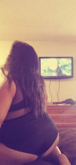 SIGNORA SOFIA MILFONA SENSUALE 50ENNE ELEGANTE