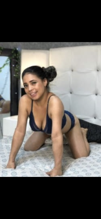 ARRIVATA MARTINA MAI VISTA BELLISSIMA CALDA FIGA STRETTA GUSTOSA PRELIMINARI DA BRIVIDI.69