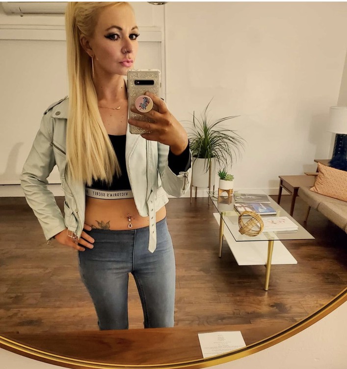 ATTENZIONE OGGI NUOVA ARRIVATA ORIENTALE RAGAZZA. SENSUALE E DOLCISSIMA LE FOTO 100% REALE